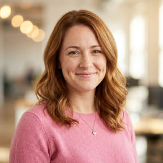 Emily Watson, responsable del área de Atención al Cliente en Peral Invervía